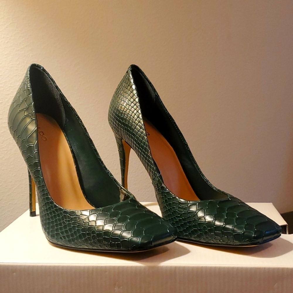 Elphaba Green ALDO Ralivia Dragon Scale Pumps